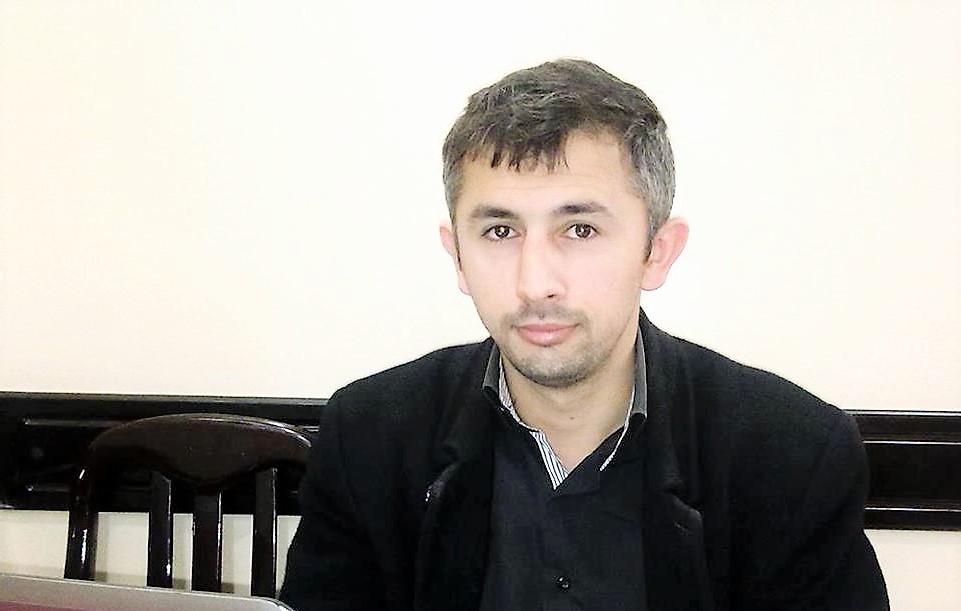 Азербайджан: зняволены пісьменнік памілаваны пасля амаль шасці гадоў у турме